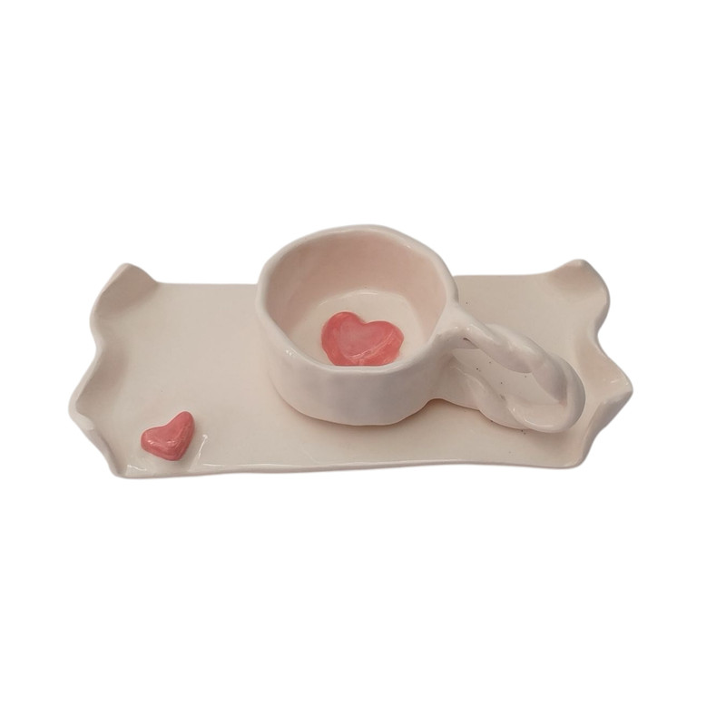 فنجان و نعلبکی سرامیکی دست ساز دفرمه مدل Love