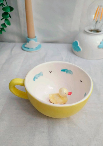 ماگ سوپرایزی عروسکی طرح اردک _ فطرس سرامیک