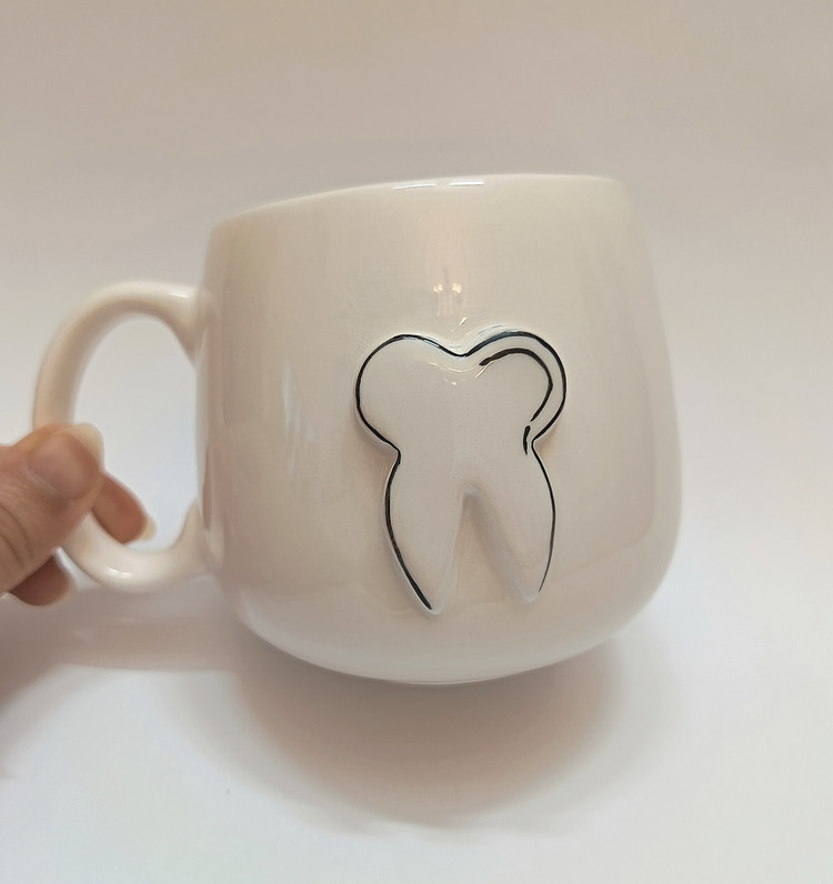 ماگ خمره ای سرامیکی مدل dentist دندان