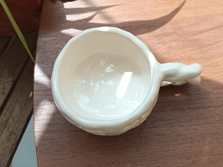 ماگ سرامیکی دست ساز دفرمه طرح فانتزی