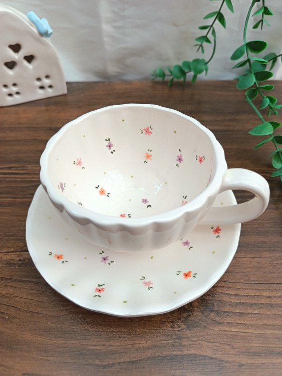 ست فنجان و نعلبکی سرامیکی طرح گل گلی