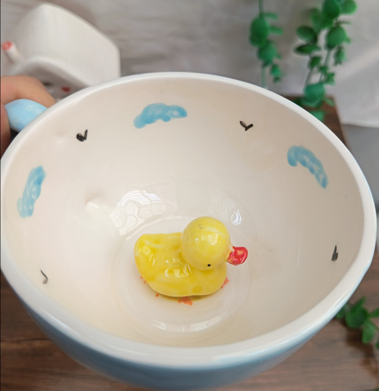 ماگ سوپرایزی عروسکی مدل اردک رنگ آبی